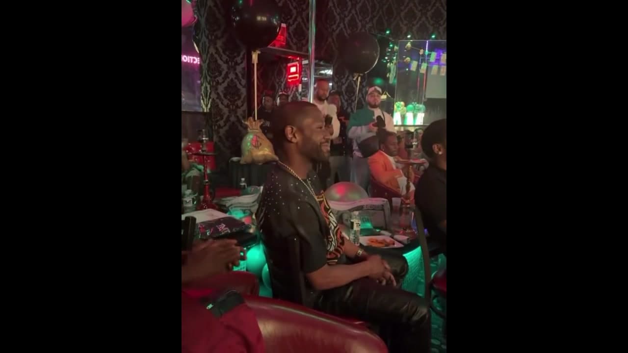 #FloydMayweather Turns 49 In Style At Vegas Strip Club
